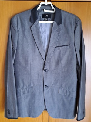H&M blazer gray checkered with black collar like new