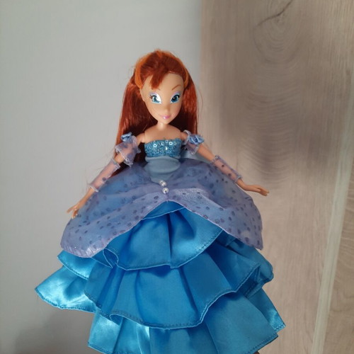 Winx Club Bloom Magical Ball Gown collector doll