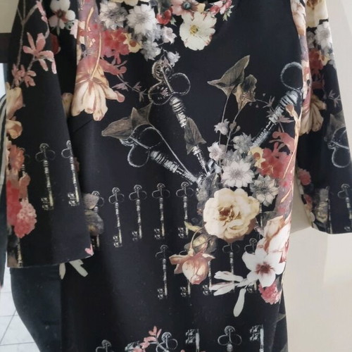 Matis dress tight fit like new, size S