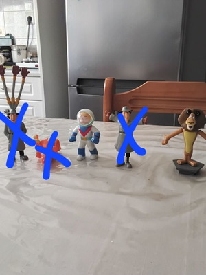Kinder figures large used, pack