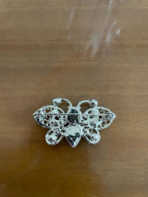 Pin like new