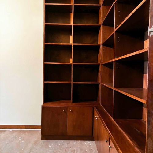 Corner bookcase, large brown wood, 24 shelves, 3 double cabinets