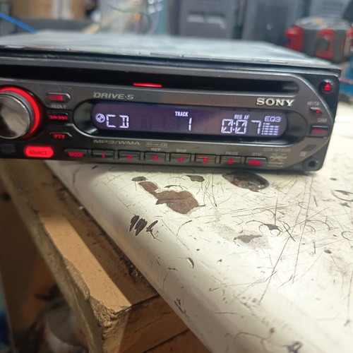 Sony Xplod CDX-GT200 car CD player
