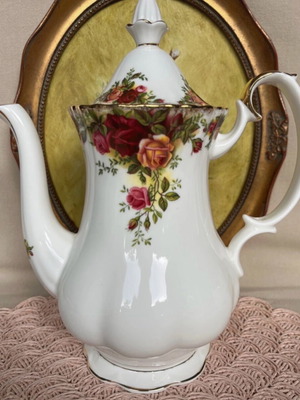 Royal Albert Old Country Roses καφετιέρα με floral μοτίβο και χρυσή διακόσμηση