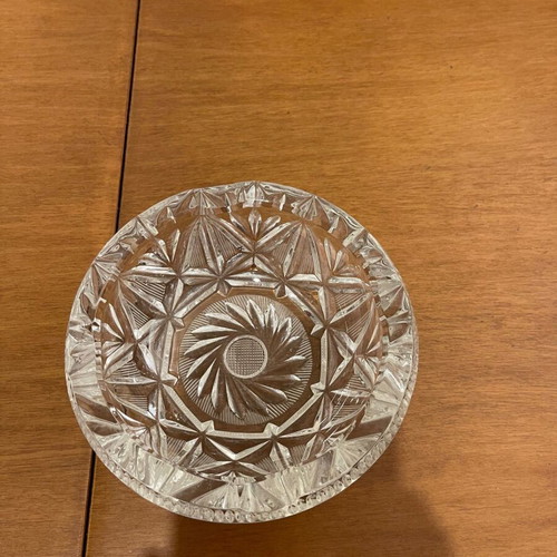 Set of 2 crystal ashtrays new, 13cm and 14cm diameter