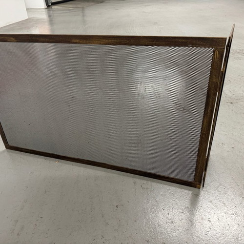 Fireplace screen like new, ideal for corner fireplace
