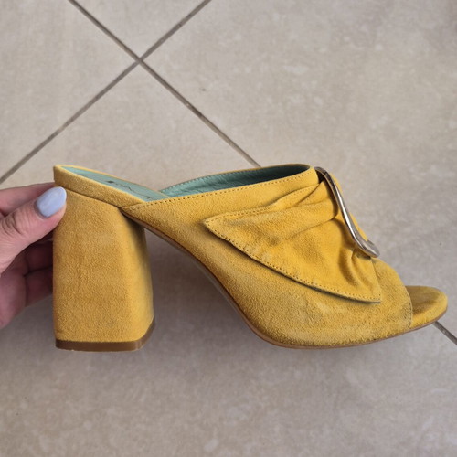 Favela leather mules with thick heel size 39 used, yellow