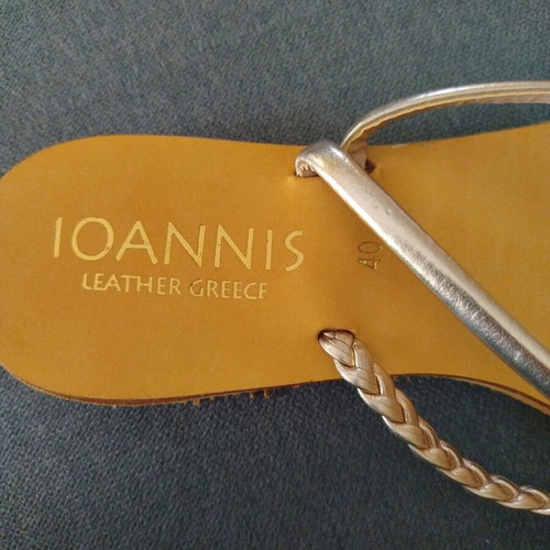 Ioannis women's sandals size 40 new, beige and gold
