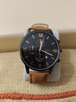 Men's wristwatch like new brown color with black dial