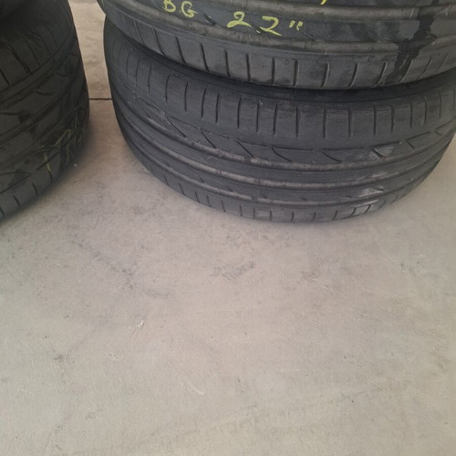 Car tires like new, set of 4, sizes 275/40/19 rear and 245/45/19 front