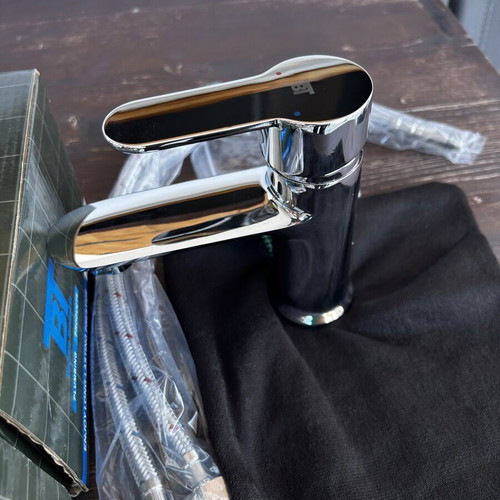 Sink faucet new