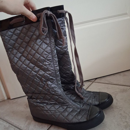 DKNY quilted boots used, size 38.5, gray