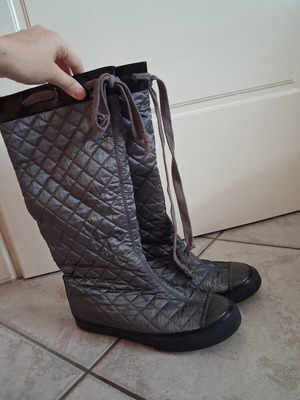 DKNY quilted boots used, size 38.5, gray