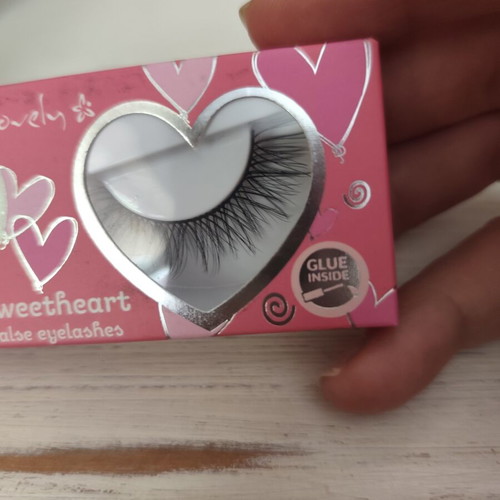 Dust and Cream makeup set new with eyelashes, mint eyeshadow, and blush