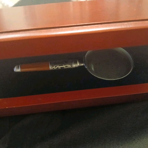 Set with magnifying glass, pen and letter opener in wooden case like new