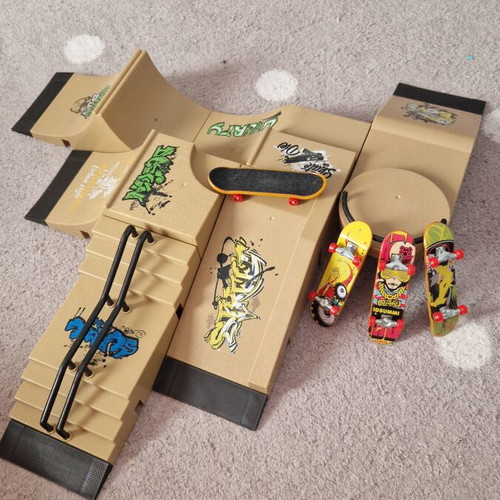 Fingerboard skateboard like new, set of 4