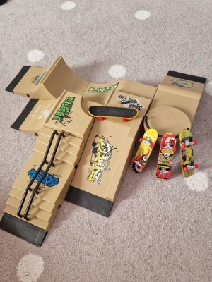 Fingerboard skateboard like new, set of 4