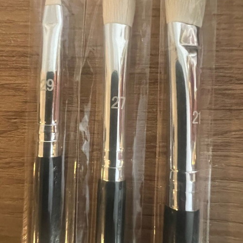 Blery professional brush set of 7 new with Inglot pigment gift
