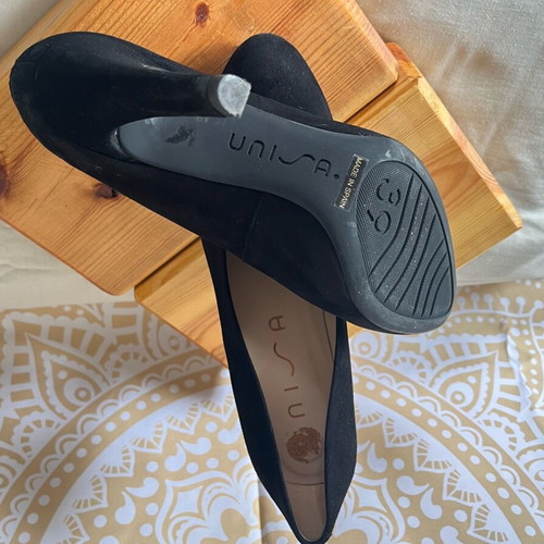 Unisa black pumps used, size 39