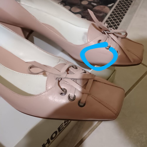 Pink pumps size 40 like new with black marks
