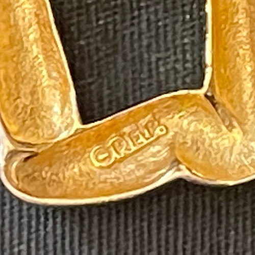 P.E.P. clip earrings collectible like new