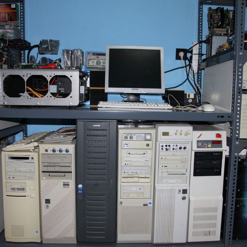 Retro PC used with peripherals and components