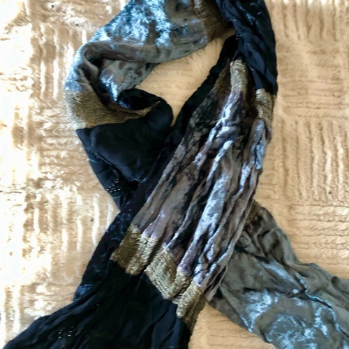Velvet boho scarf 2 ways like new, black and gray