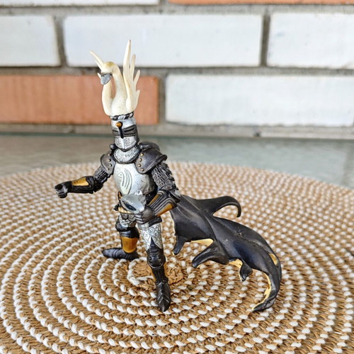 Swan Knight figure used by Papo 39924 without accessories
