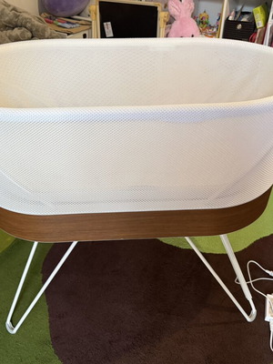 SNOO Smart Sleeper Bassinet like new