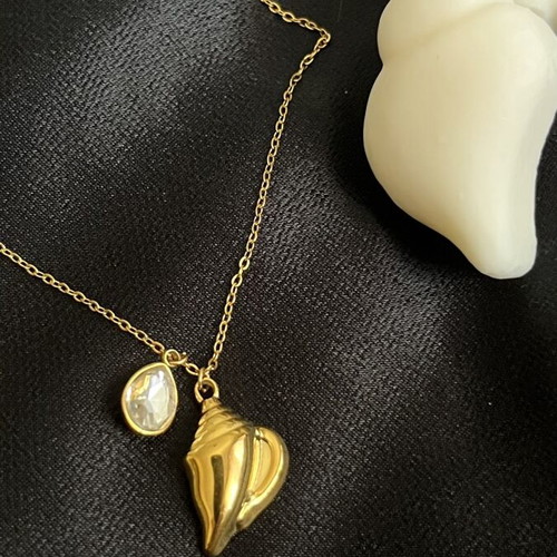 Necklace with shell and zircon, new, gold tone stainless steel