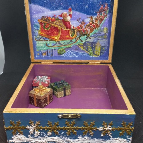 Christmas box new, wooden with decoupage techniques 18×18×8 cm