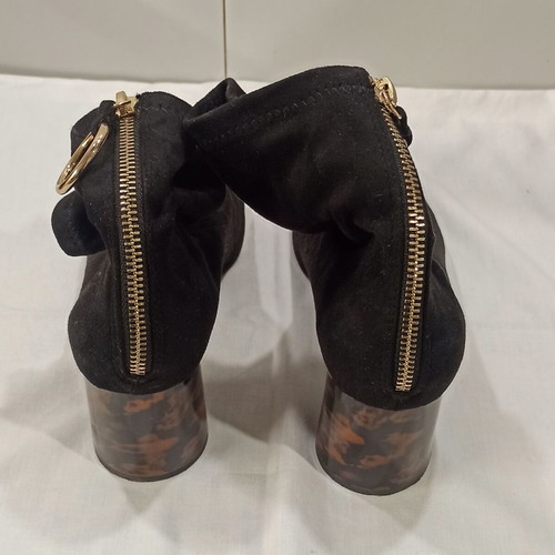 Women's boots used in very good condition, size 39