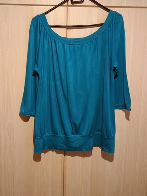 Blouse with 3/4 sleeve like new, petrol color, one size