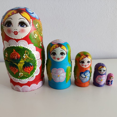 Matryoshka Babushka wooden hand-painted 5 in 1 like new