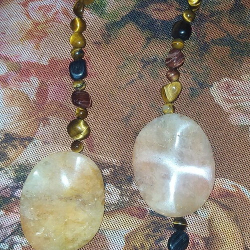 Necklace with semi-precious stones new, mainly tiger's eye