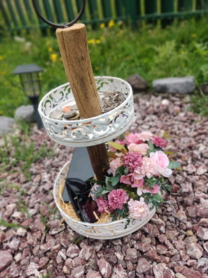 Χειροποίητη διώροφη διακοσμητική βάση με λουλούδια καινούργια