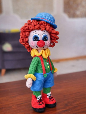 Knitted clown new