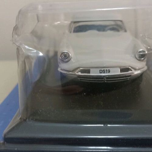 Unforgettable Cars Citroen DS 19 1957 1:43 model new with magazine