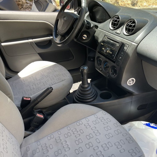 Ford Fiesta 2002 used, 202000 km, petrol, manual sedan, silver