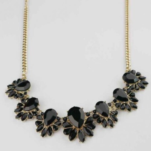 Black gold necklace like new