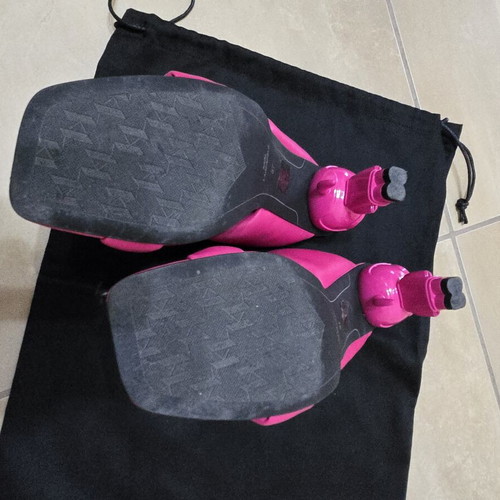 Karl Lagerfeld Ikon Heel Padded 2-Strap Sandal size 37 like new, pink