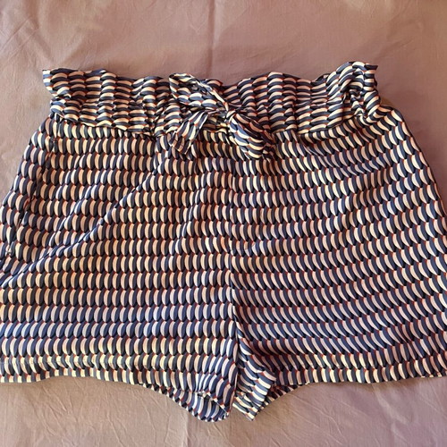 Fabric shorts airy with pockets, size M, like new