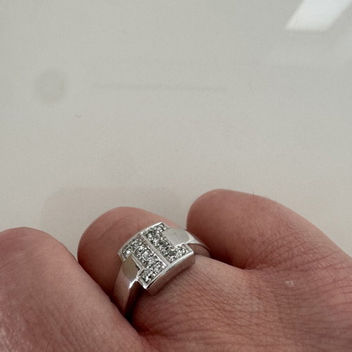 Silver ring 925 with white zircon stones, like new