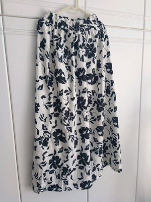 Women's palazzo skirt new, size XXL