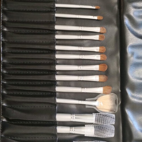 Makeup brushes used, set of 40 pieces with cleaner and accessories gift