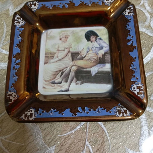 Collectible porcelain ashtray like new with rococo design
