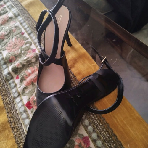 Black sandal like new, size 38, 10cm heel