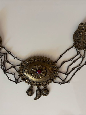 Traditional Yordani used Thracian/Macedonian type
