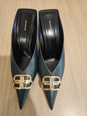 Balenciaga δερμάτινα mule γόβες καινούργιες, μέγεθος 39