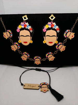 Frida jewelry set like new, multicolor with choker, mom bracelet and earrings